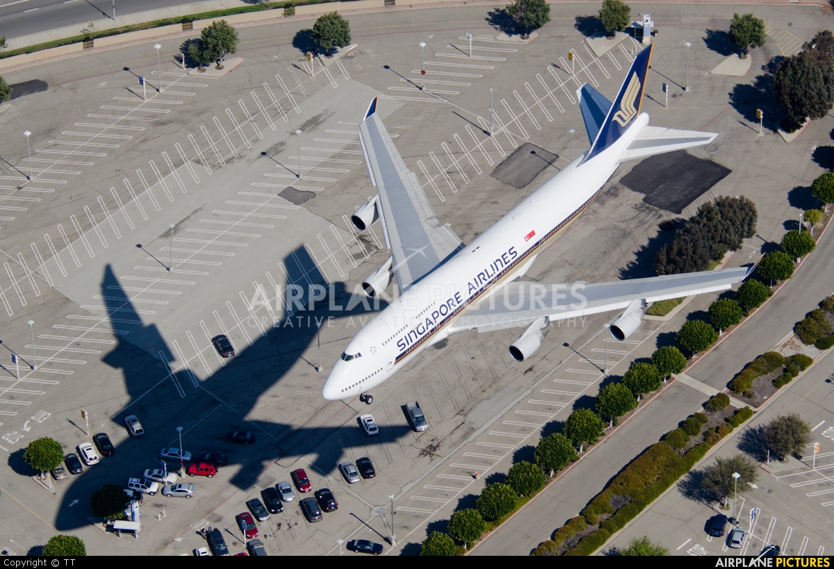 Singapore Airlines 9V-SPO aircraft at Los Angeles Intl