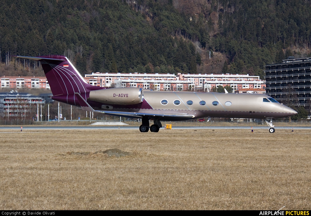 Silverbird D-AGVS aircraft at Innsbruck
