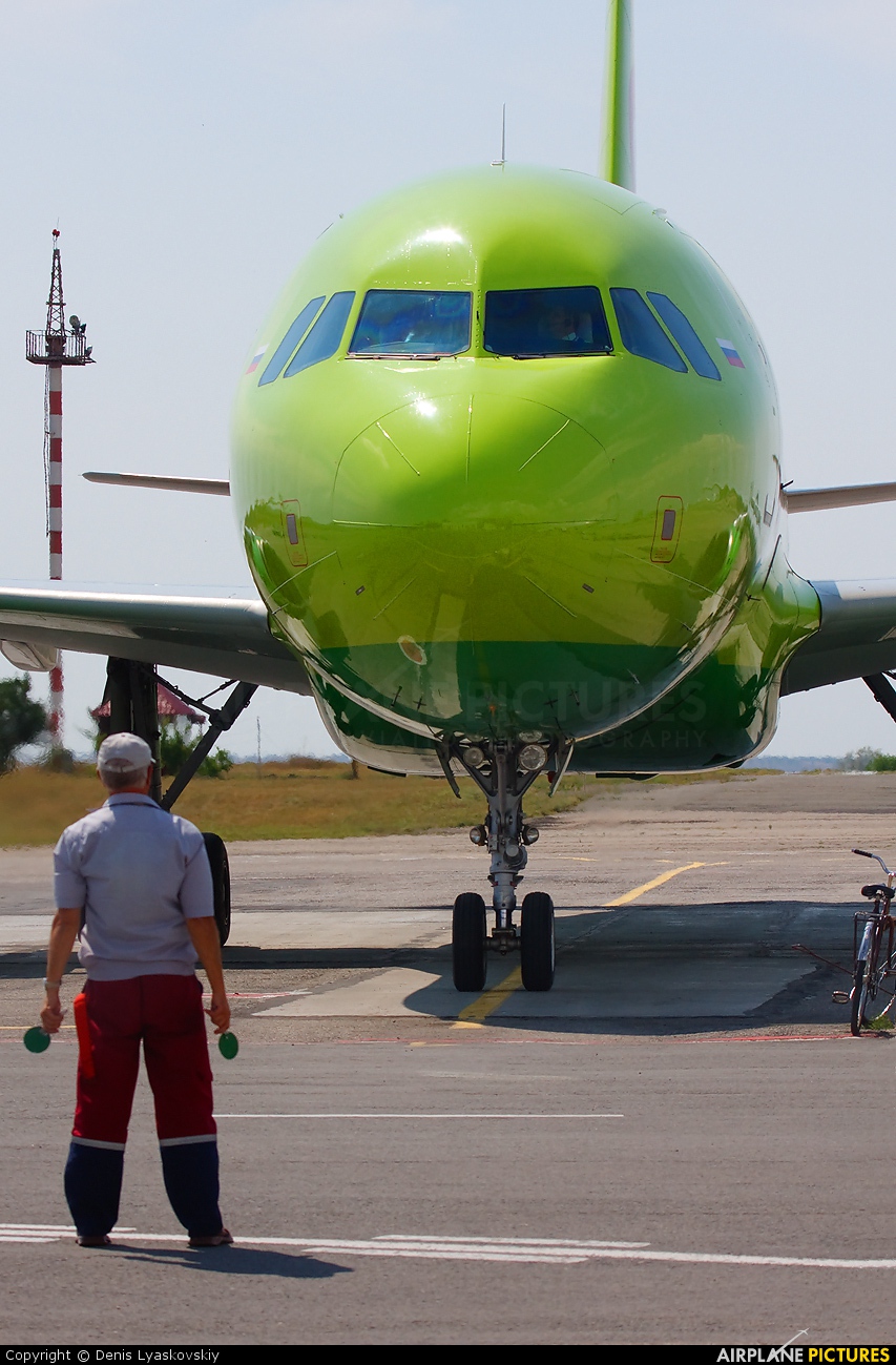 S7 Airlines VP-BCP aircraft at Simferopol International Airport (under Russian occupation)