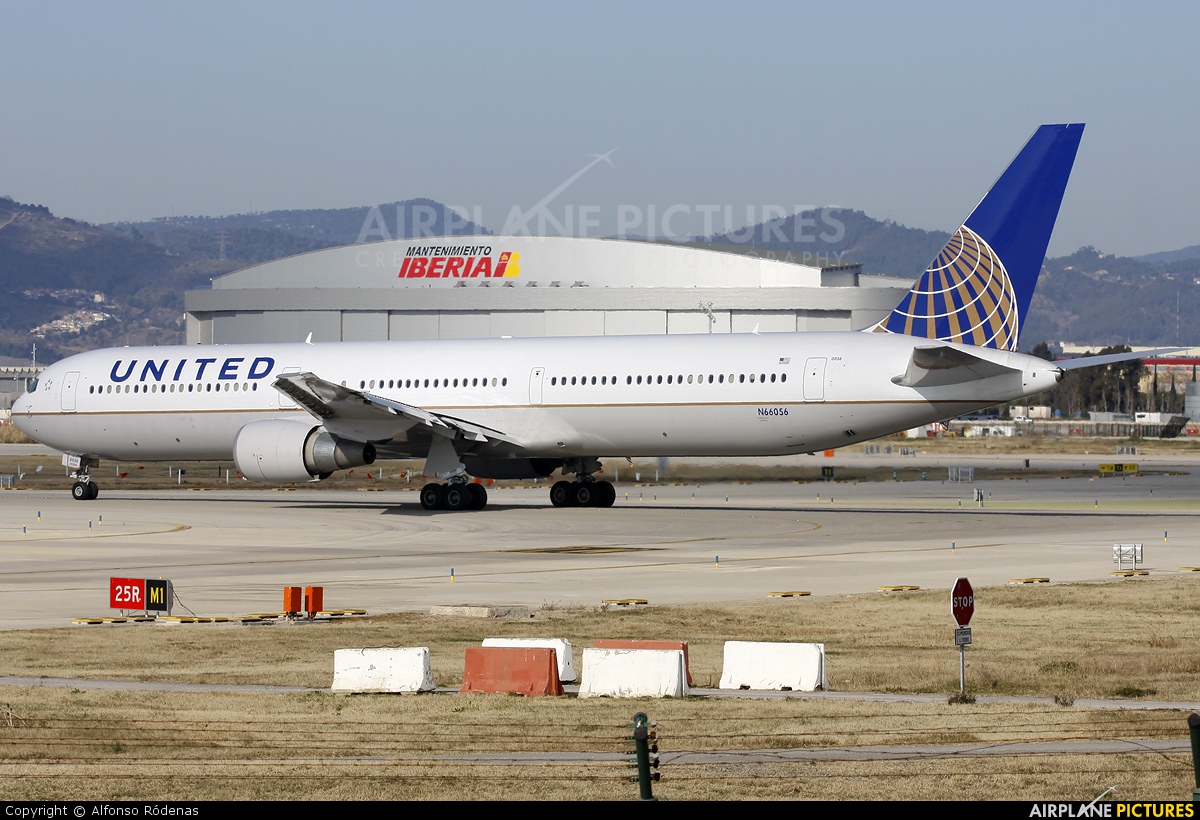 United Airlines N66056 aircraft at Barcelona - El Prat