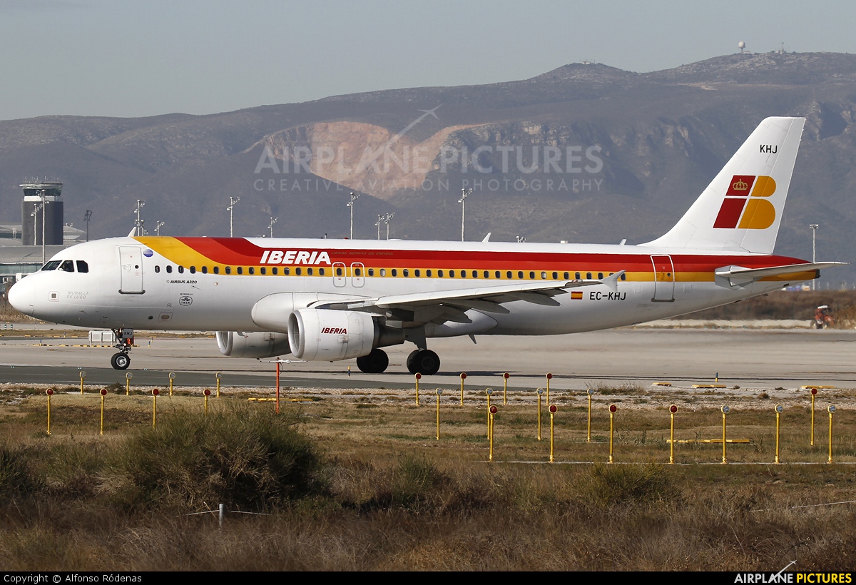 Iberia EC-KHJ aircraft at Barcelona - El Prat