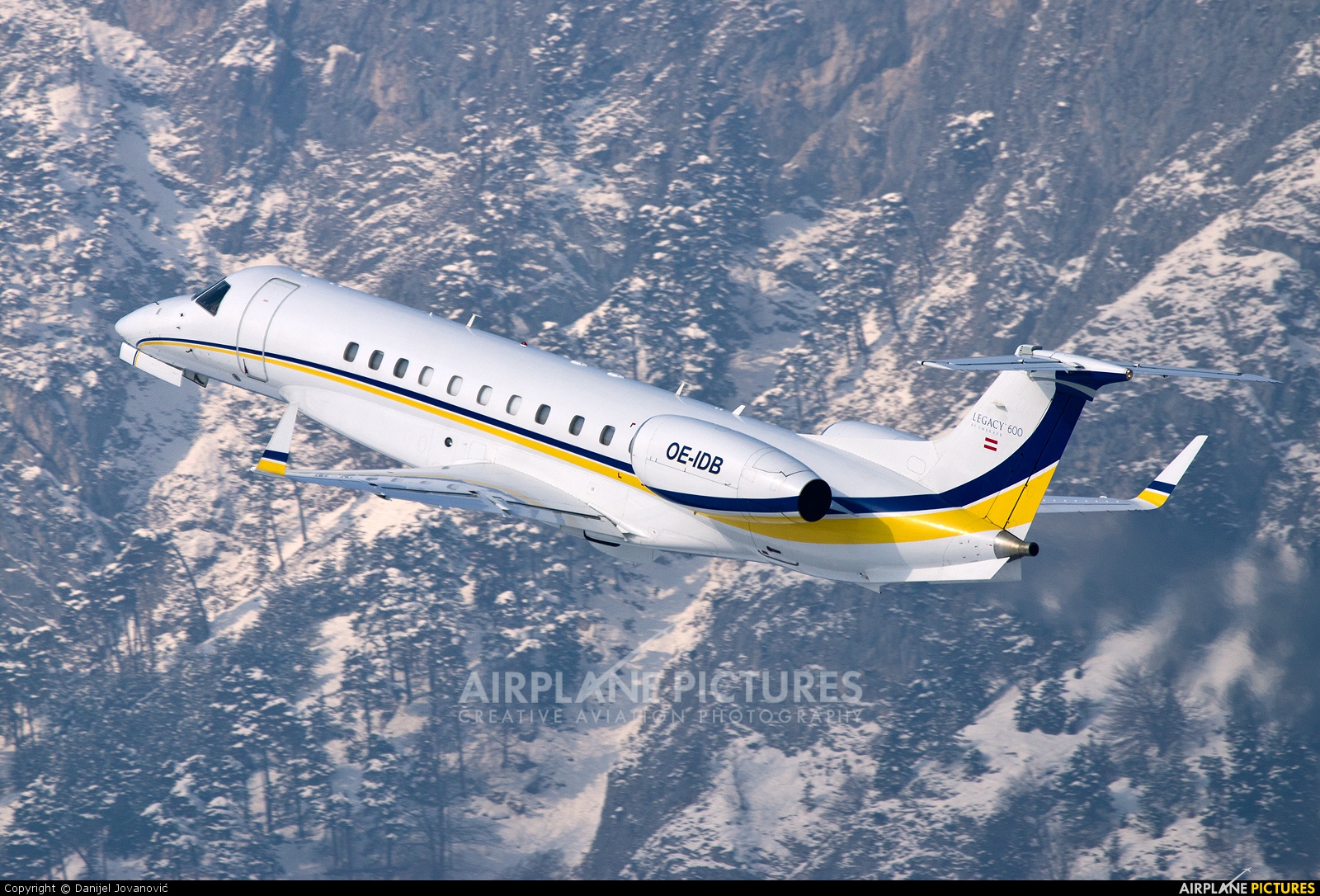Avcon Jet OE-IDB aircraft at Innsbruck