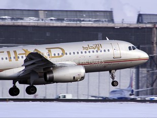 A6-EIJ - Etihad Airways Airbus A320