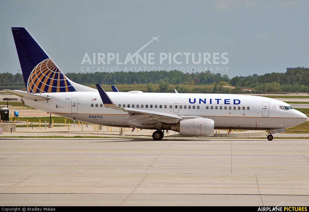 United Airlines N24702 aircraft at Houston - George Bush Intl