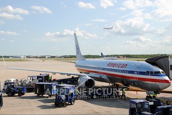 N834NN - American Airlines Boeing 737-800