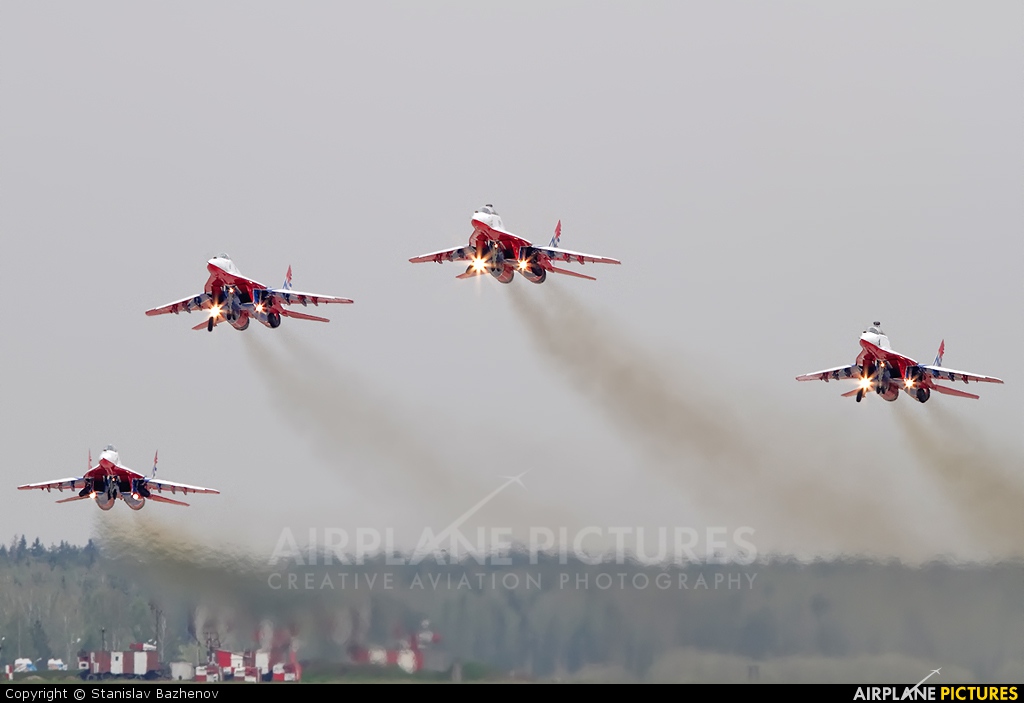 Russia - Air Force "Strizhi" 12 aircraft at Kubinka