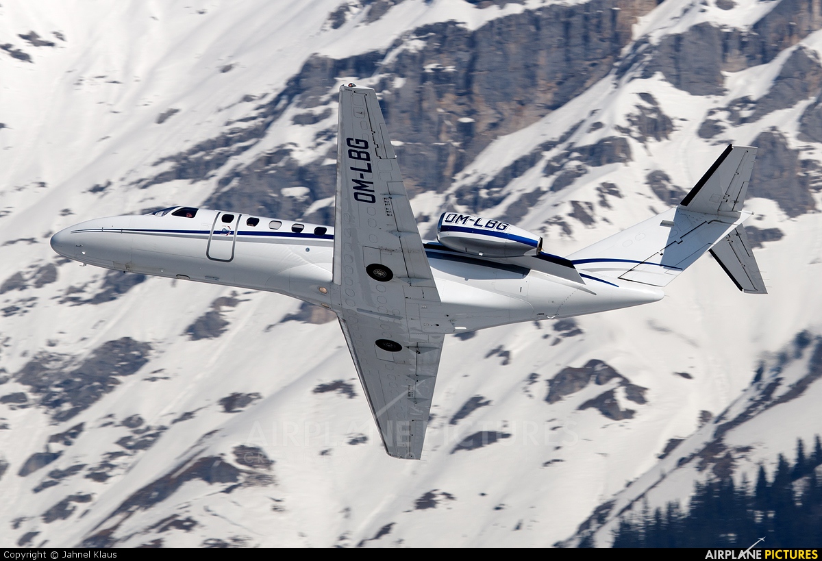 Private OM-LBG aircraft at Innsbruck