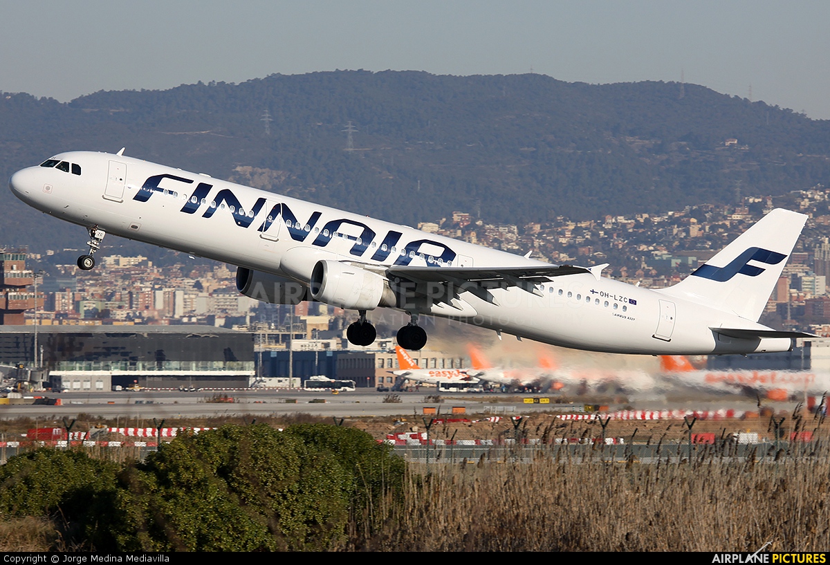 Finnair OH-LZC aircraft at Barcelona - El Prat