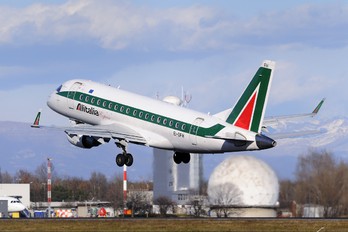 EI-DFH - Alitalia Express Embraer ERJ-170 (170-100)