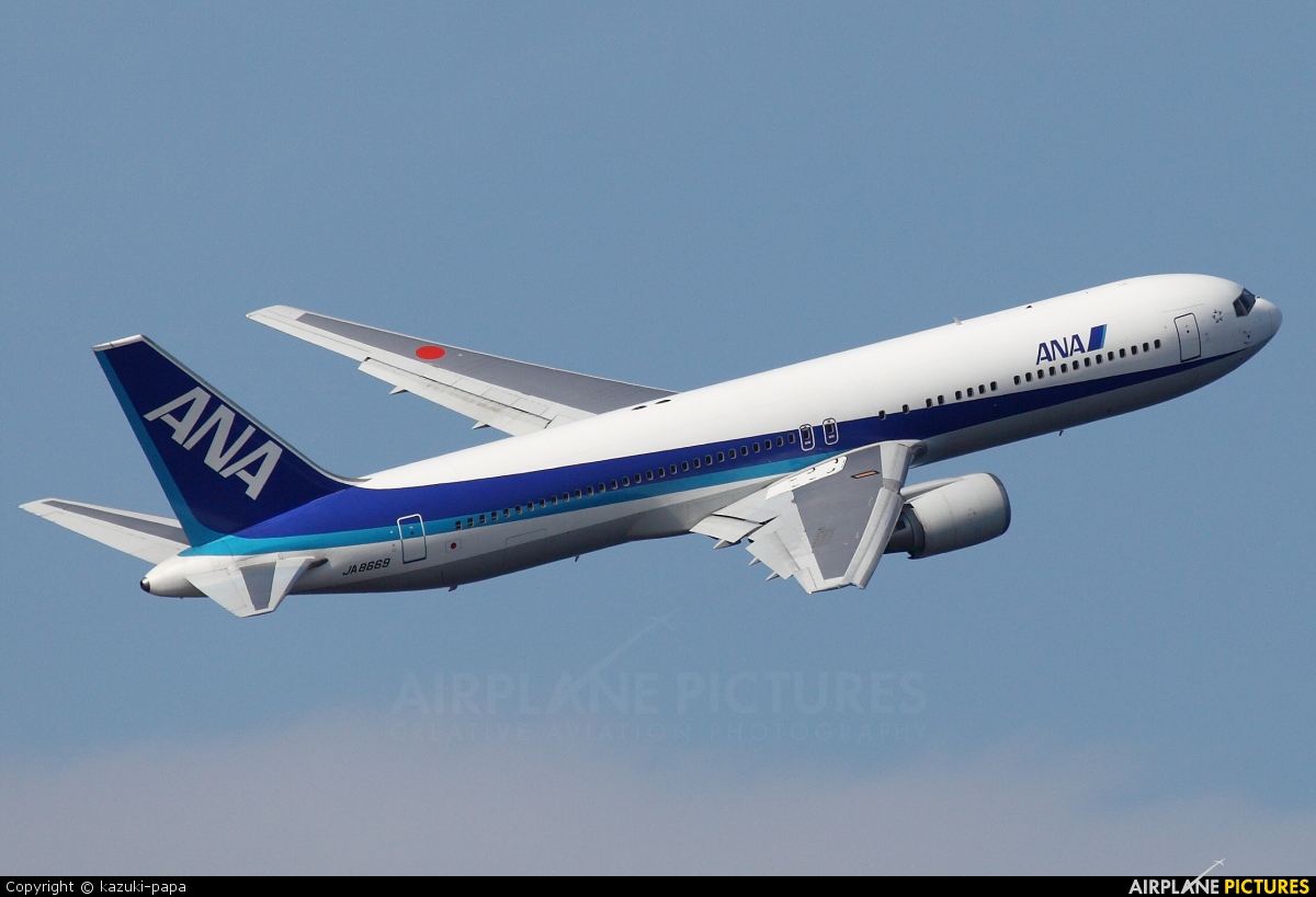 ANA - All Nippon Airways JA8669 aircraft at Tokyo - Haneda Intl