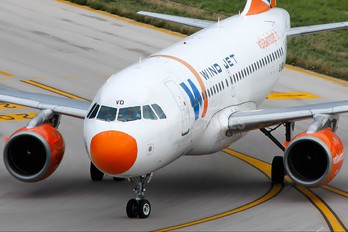EI-DVD - Windjet Airbus A319