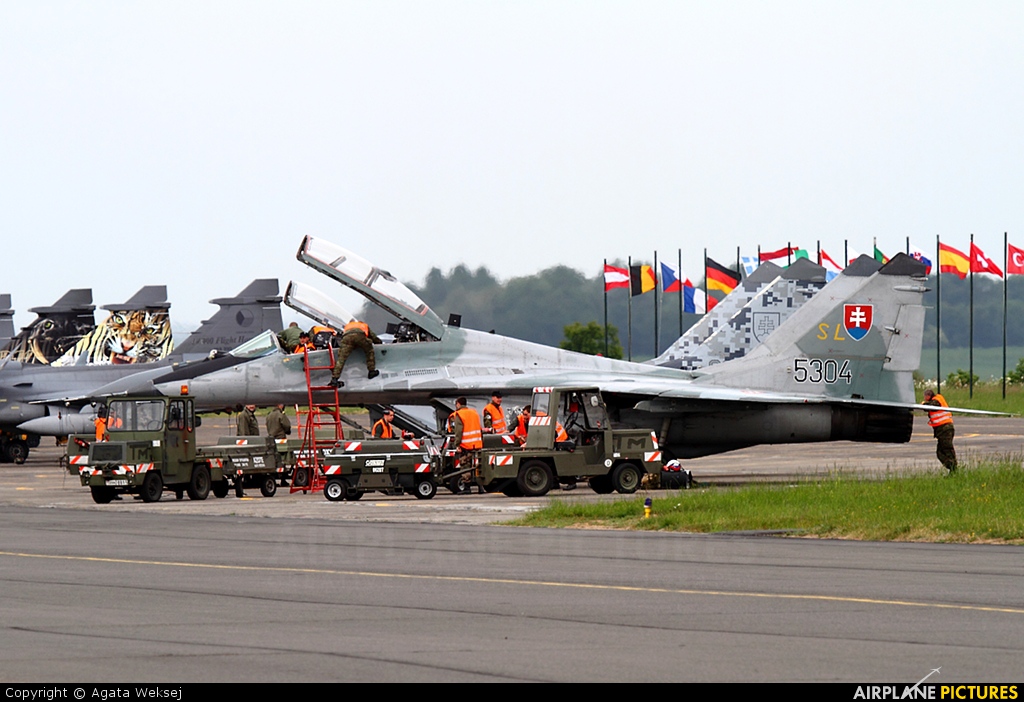 Slovakia -  Air Force 5304 aircraft at Cambrai - Epinoy