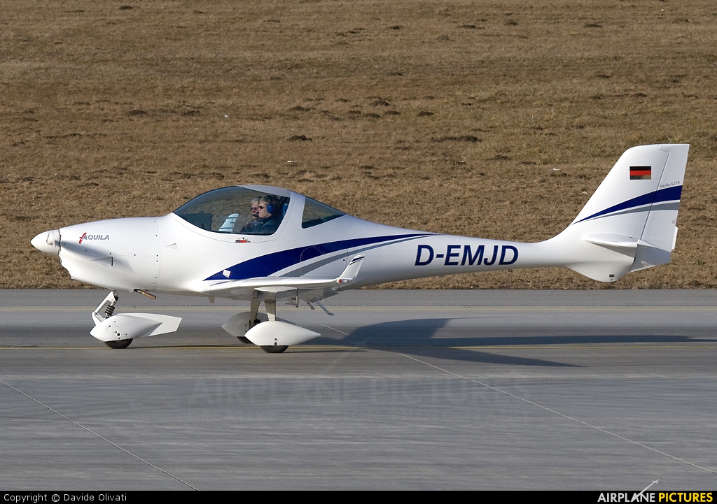 Private D-EMJD aircraft at Innsbruck