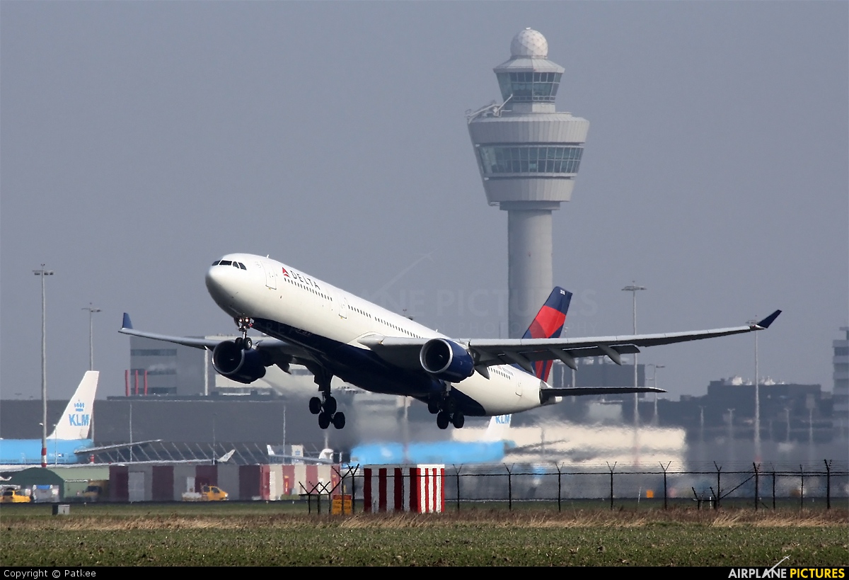 Delta Air Lines N810NW aircraft at Amsterdam - Schiphol