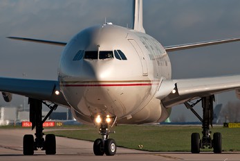 A6-EYS - Etihad Airways Airbus A330-200