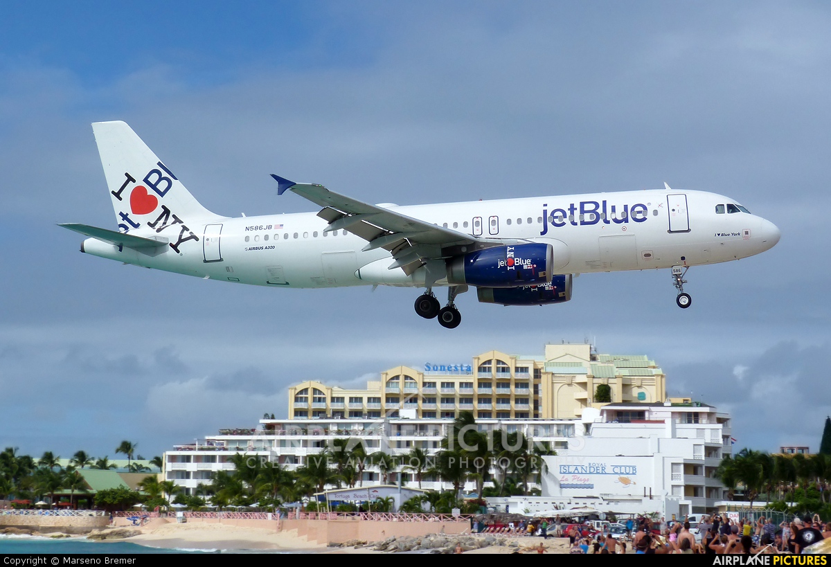 JetBlue Airways N586JB aircraft at Sint Maarten - Princess Juliana Intl