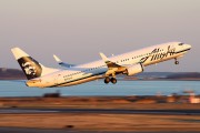N525AS - Alaska Airlines Boeing 737-800 aircraft
