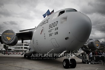 09-9207 - USA - Air Force Boeing C-17A Globemaster III