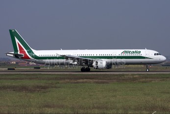 EI-IXG - Alitalia Airbus A321