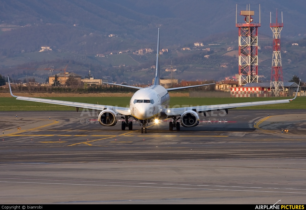 Ryanair EI-DWR aircraft at Bergamo - Orio al Serio