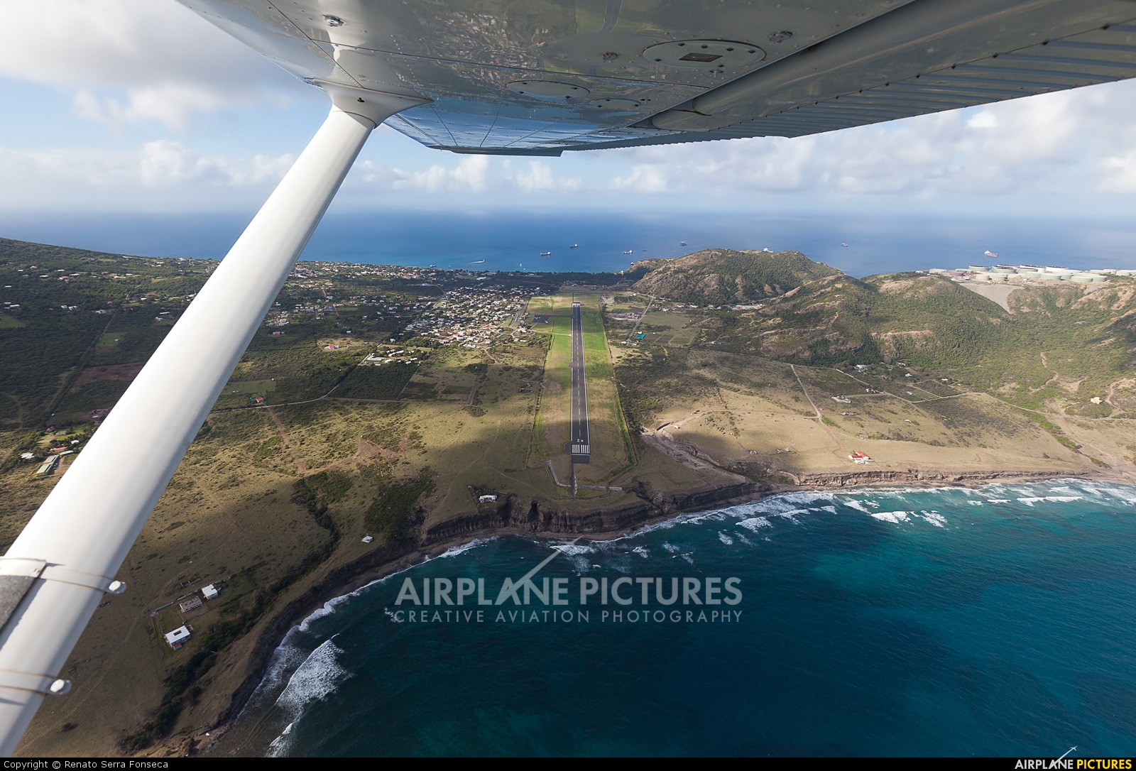 - Airport Overview - aircraft at Sint Eustatius