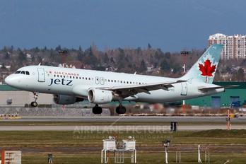 C-FPWE - Air Canada Jetz Airbus A320