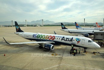 PR-AYQ - Azul Linhas Aéreas Embraer ERJ-195 (190-200)