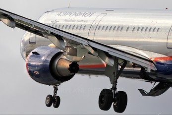 VP-BRW - Aeroflot Airbus A321