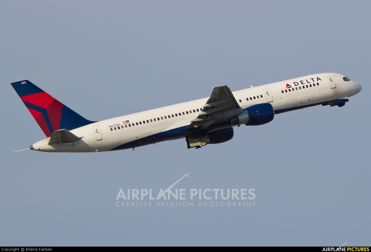 Delta Air Lines N672DL aircraft at Fort Lauderdale - Hollywood Intl