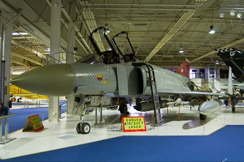 XV424 - Royal Air Force McDonnell Douglas F-4M Phantom FGR.2