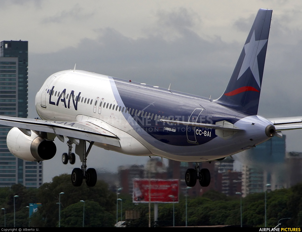 LAN Airlines CC-BAI aircraft at Buenos Aires - Jorge Newbery