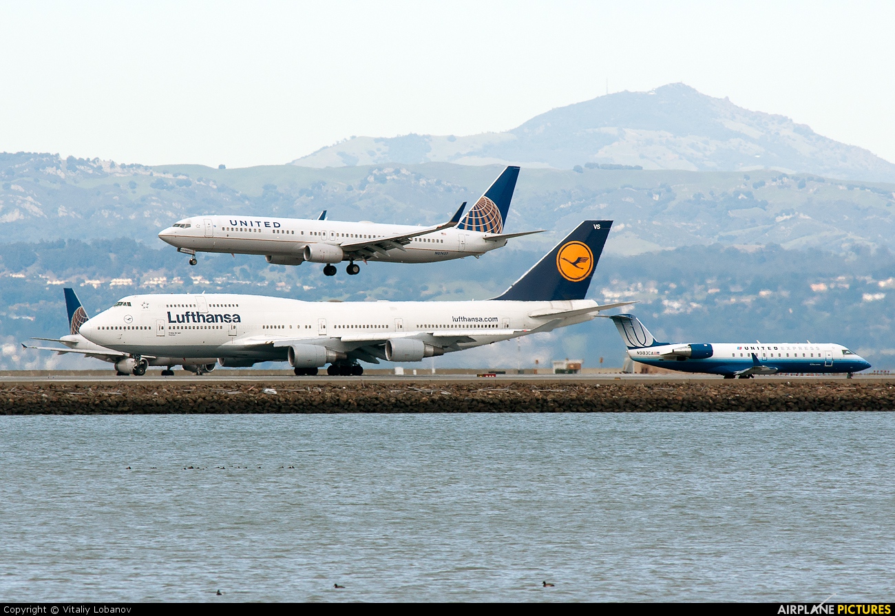 Lufthansa D-ABVS aircraft at San Francisco Intl