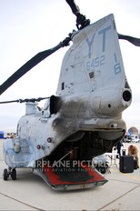156452 - USA - Marine Corps Boeing CH-46E Sea Knight
