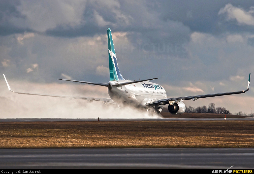 WestJet Airlines C-GWSE aircraft at Ottawa - Macdonald-Cartier Intl, ON