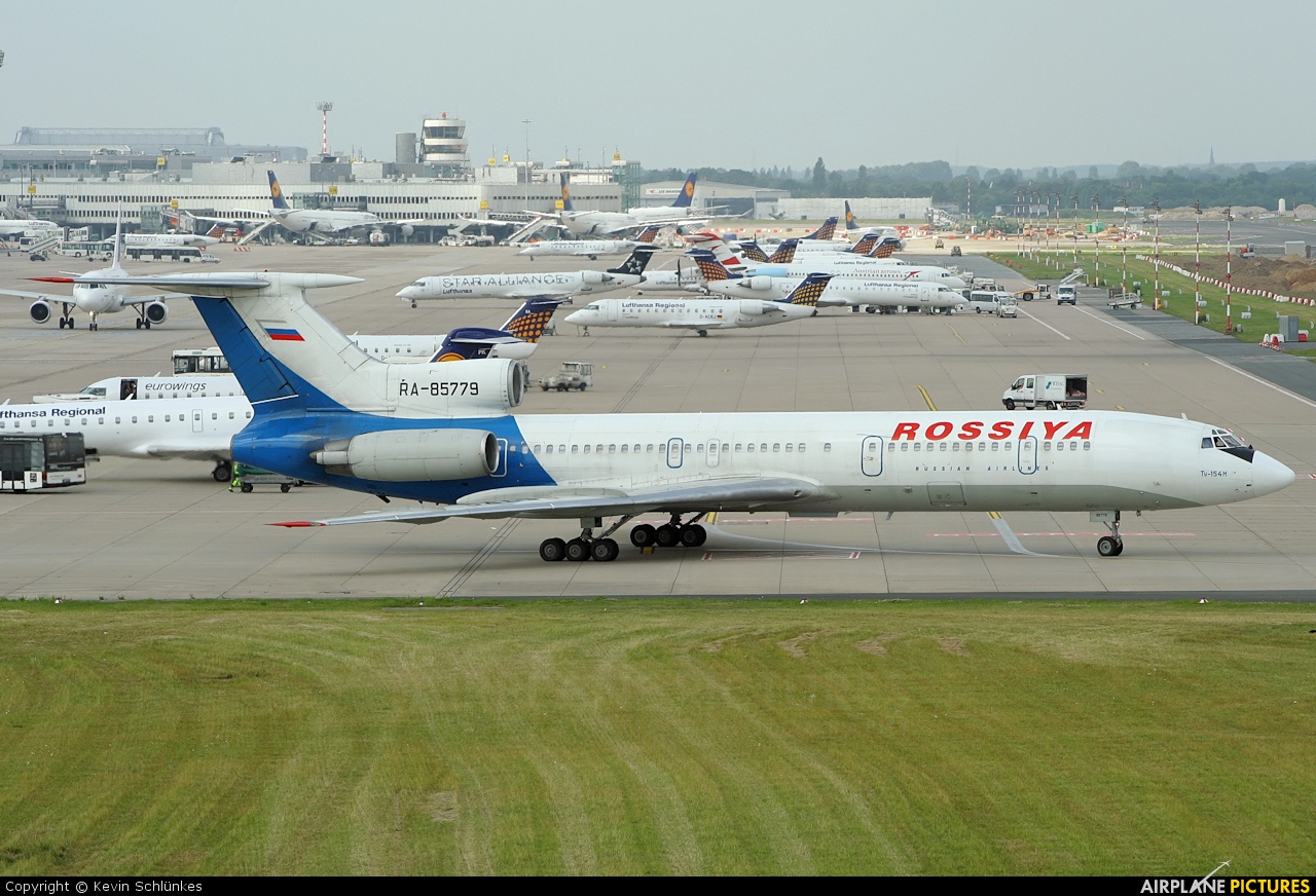 Rossiya RA-85779 aircraft at Düsseldorf
