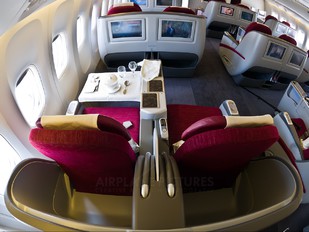 A7-BBH - Qatar Airways Boeing 777-200LR