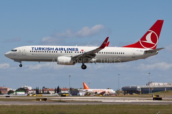 TC-JFU - Turkish Airlines Boeing 737-800