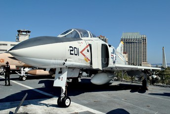 153880 - USA - Navy McDonnell Douglas F-4S Phantom II