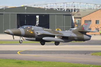 XF995 - Royal Navy Hawker Hunter T.8