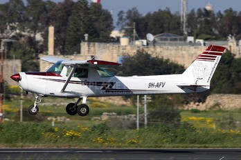 9H-AFV - Malta School of Flying Cessna 152