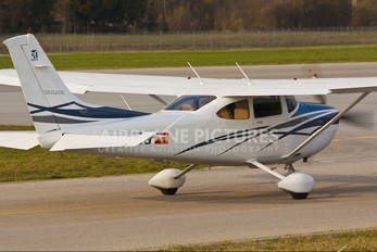 EC-KOQ - Private Cessna 182 Skylane (all models except RG)