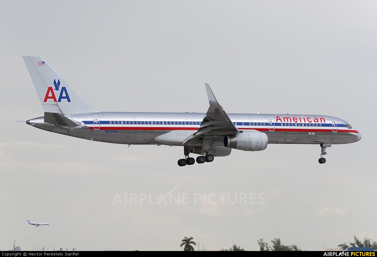 American Airlines N617AM aircraft at Miami Intl
