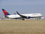 Delta Air Lines N199DN image