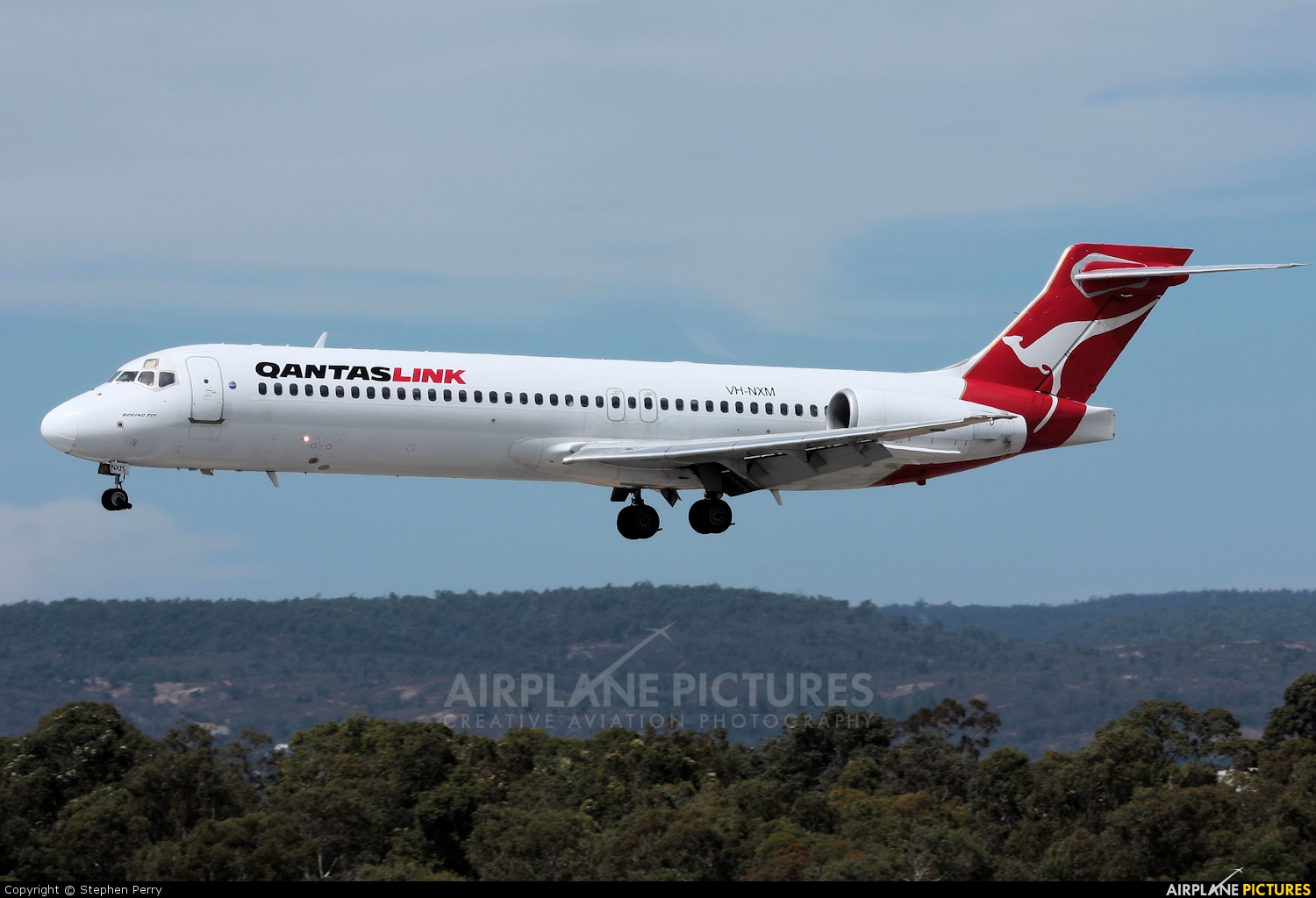 QantasLink VH-NXM aircraft at Perth, WA