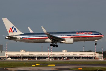 N381AN - American Airlines Boeing 767-300ER