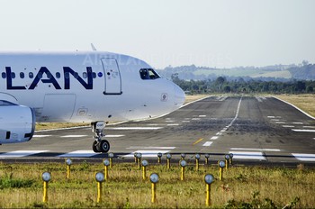 CC-COF - LAN Airlines Airbus A320