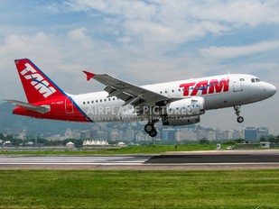 PT-MZE - TAM Airbus A319