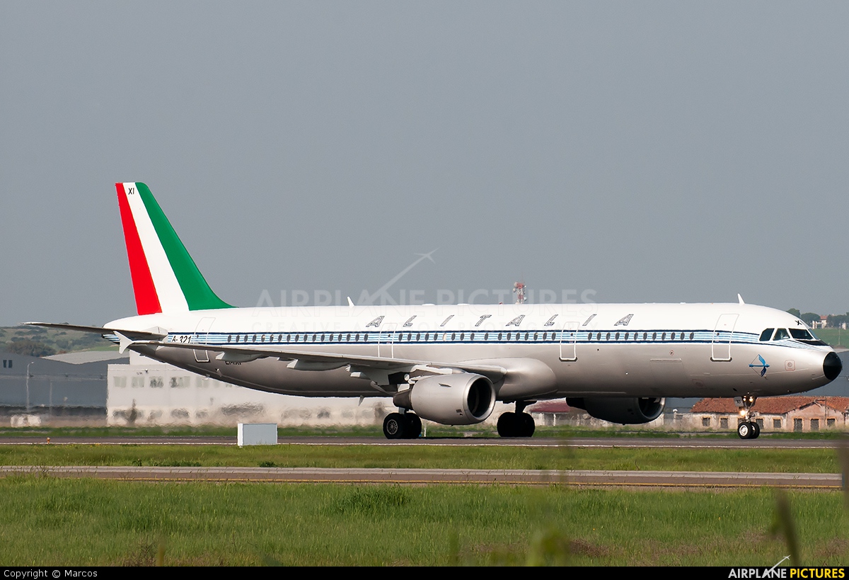 Alitalia EI-IXI aircraft at Rome - Fiumicino