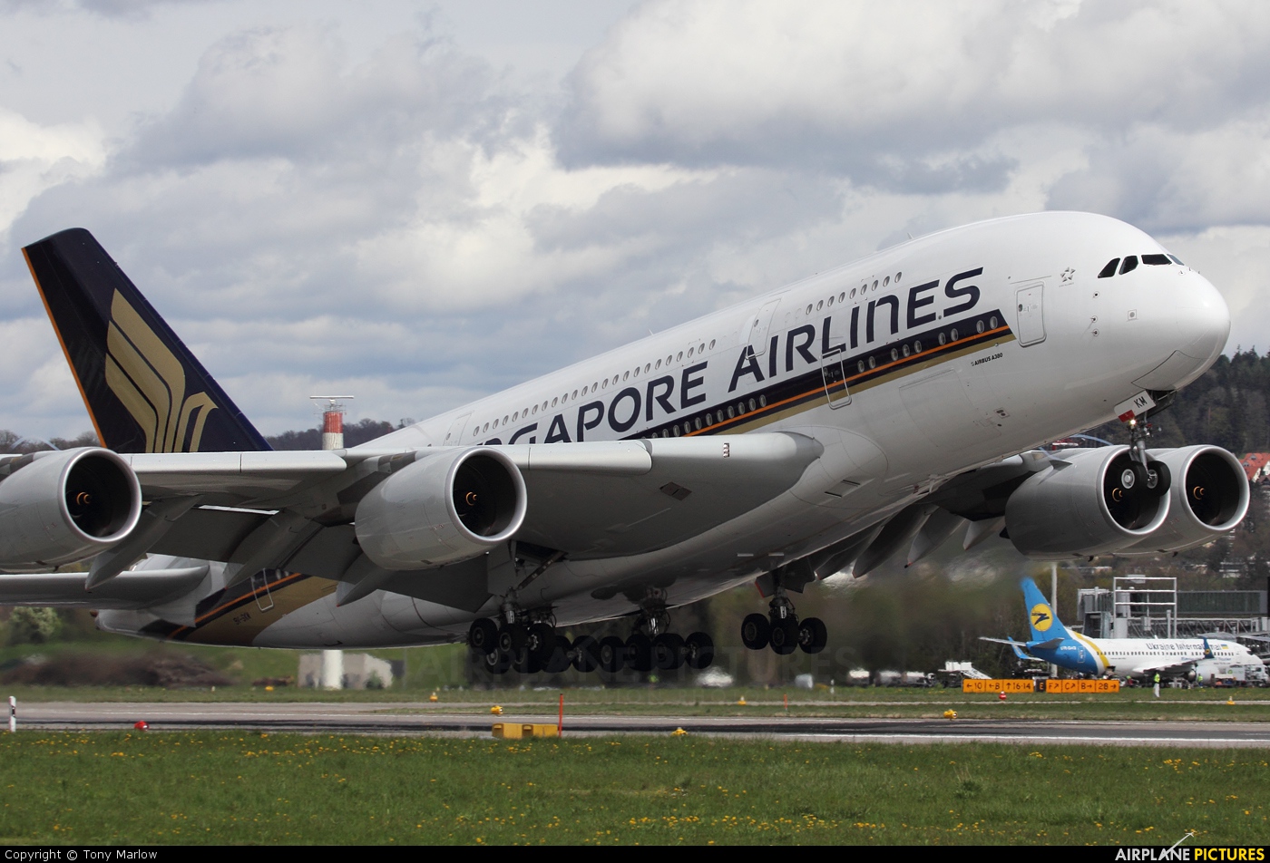 Singapore Airlines 9V-SKM aircraft at Zurich
