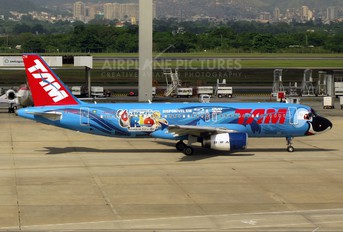 PT-MZN - TAM Airbus A320